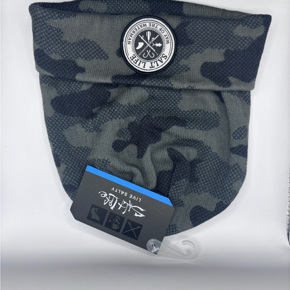 Salt Life Men’s Camo Fold-Over Beanie - Gray & Black